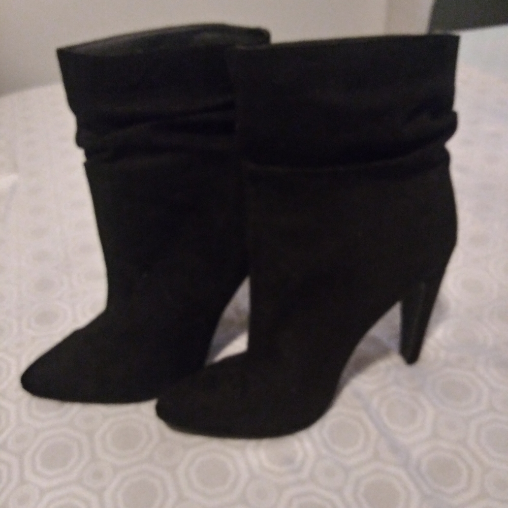 Boots - Picture 2 of 6